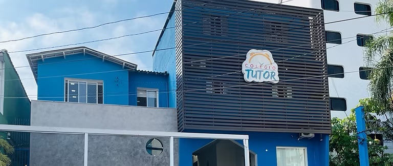 Fachada do Colégio Tutor, na Aclimação